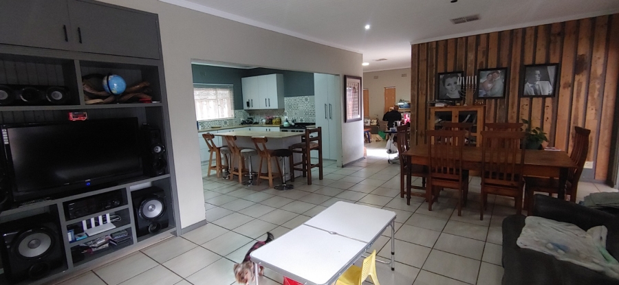4 Bedroom Property for Sale in Hillcrest Northern Cape